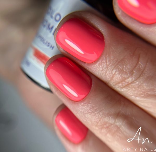 arty nails trajni lak color bomb 1